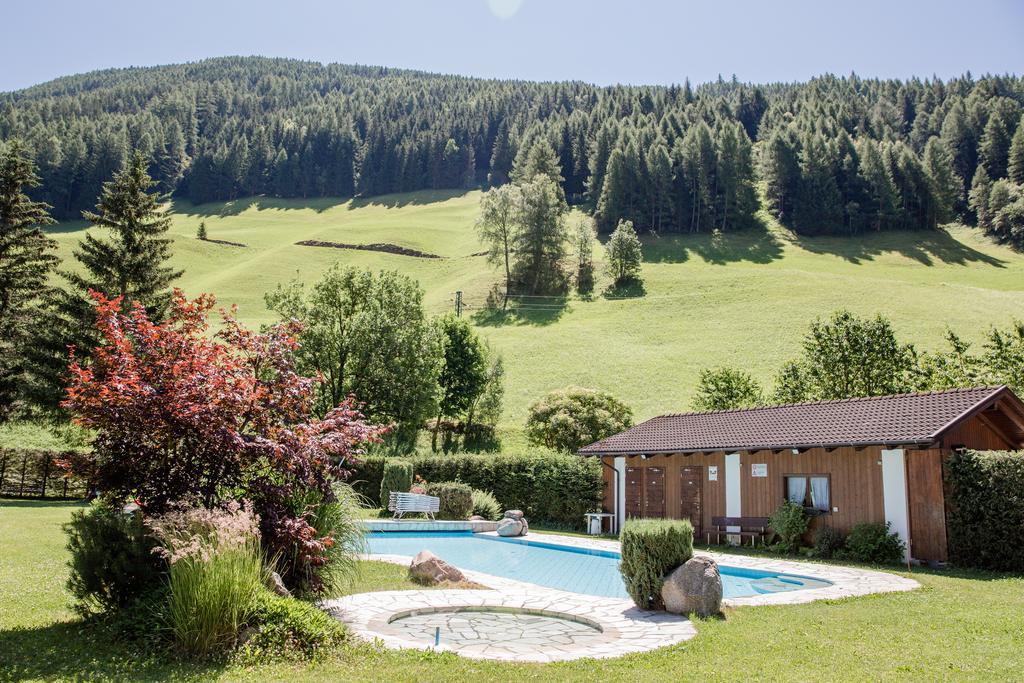Alpine Life Hotel Anabel Кадипиетра Екстериор снимка