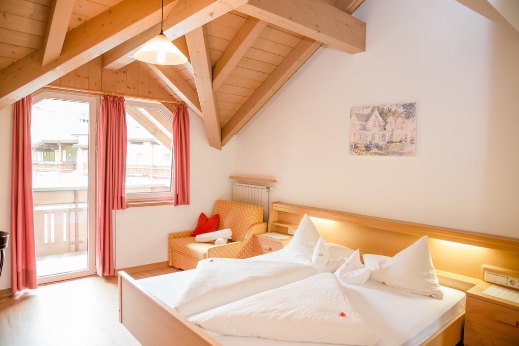 Alpine Life Hotel Anabel Кадипиетра Екстериор снимка