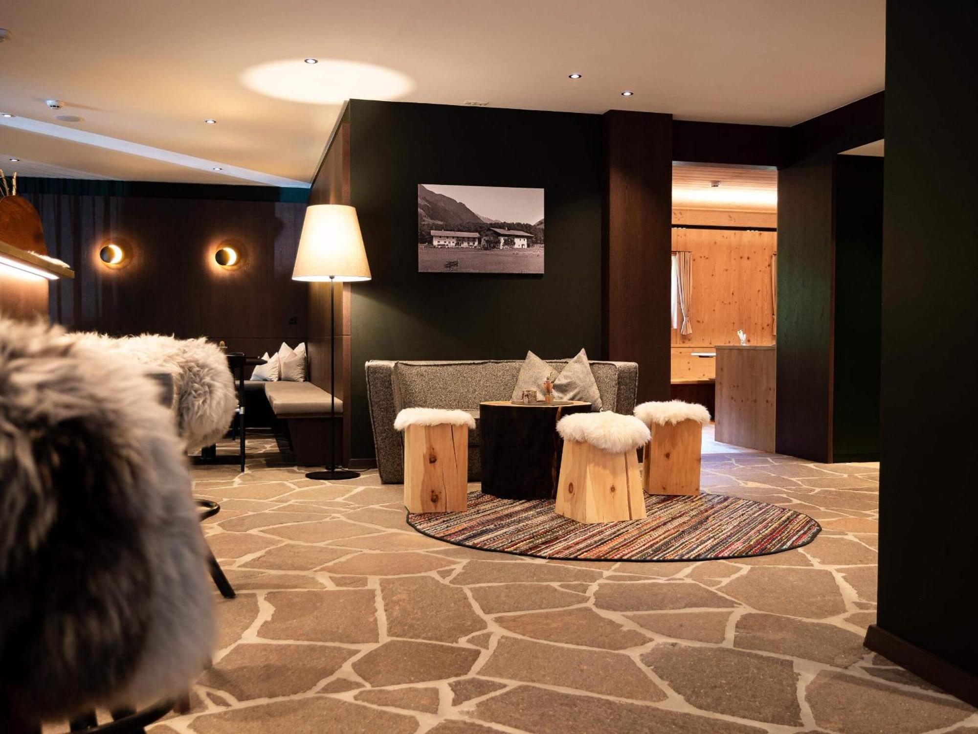 Alpine Life Hotel Anabel Кадипиетра Екстериор снимка