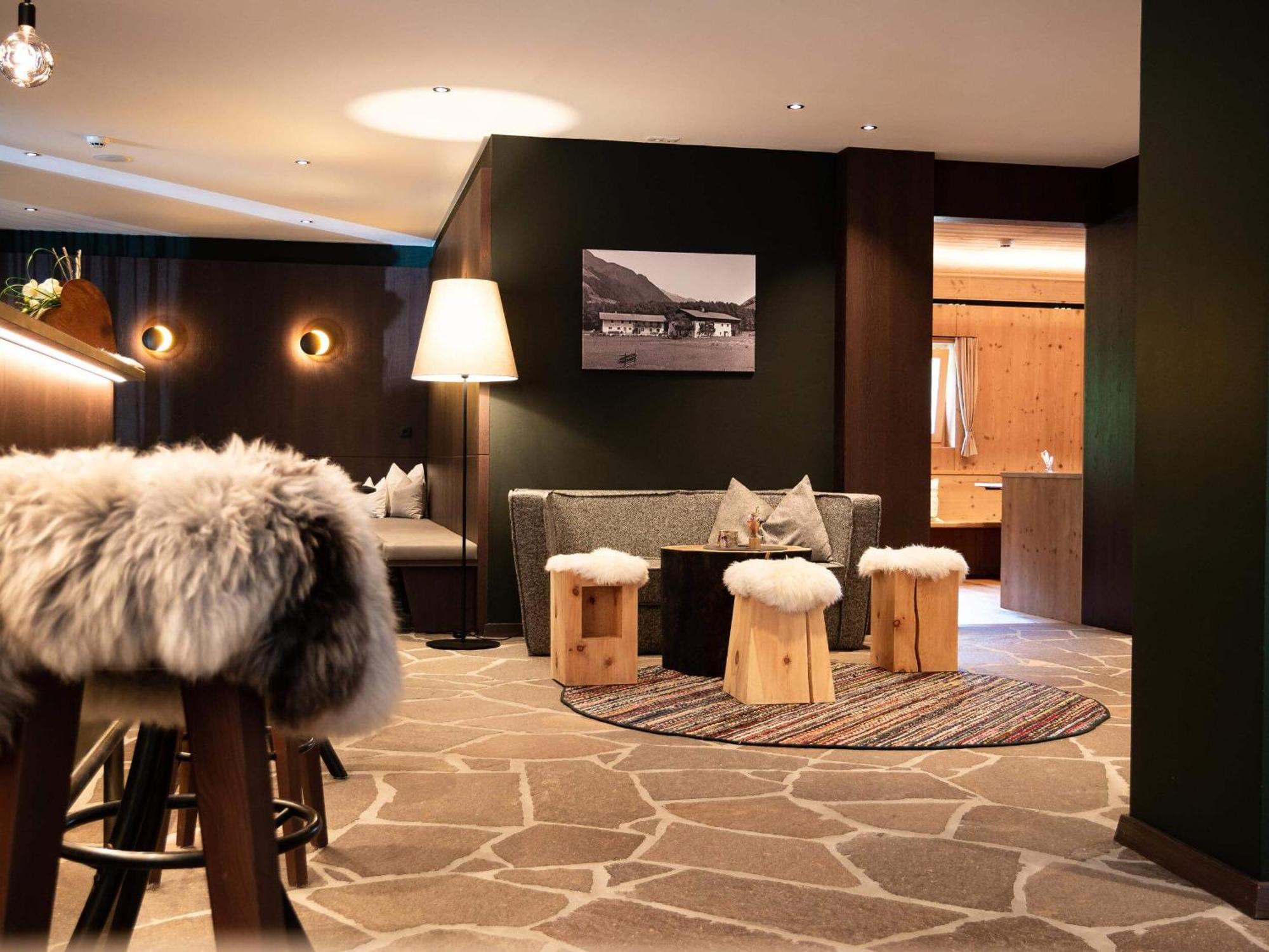Alpine Life Hotel Anabel Кадипиетра Екстериор снимка