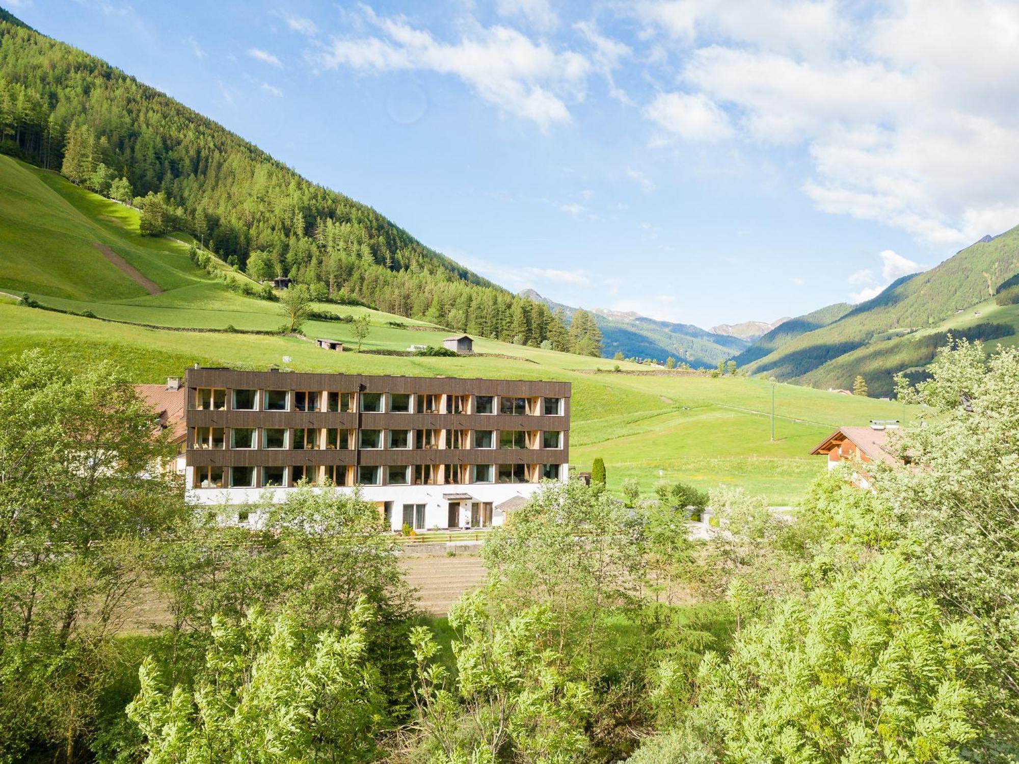 Alpine Life Hotel Anabel Кадипиетра Екстериор снимка