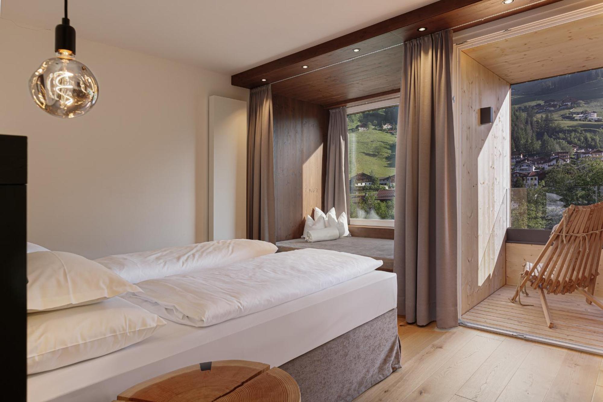 Alpine Life Hotel Anabel Кадипиетра Екстериор снимка